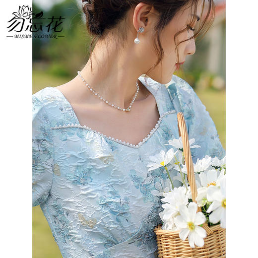 勿忘花碎花方领连衣裙女夏2024年夏季新款法式收腰减龄泡泡袖裙子 商品图1