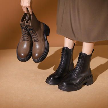 【自营】哈森 专柜同款冬季英伦复古布洛克马丁靴短靴女 HA237702 商品图1
