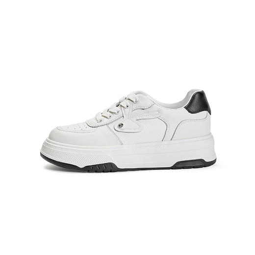 【自营】哈森 卡迪娜新品运动休闲鞋系带平跟深口小白鞋女 KC230103 商品图3