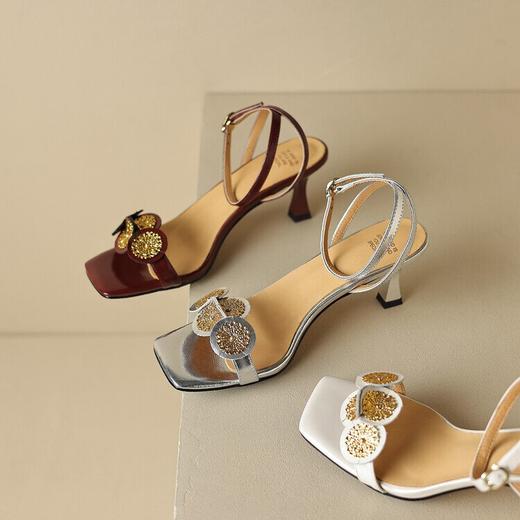 【预售5天】牛皮方头花朵露趾高跟鞋，一字扣带银色细跟凉鞋DYJ&CB8871 商品图4