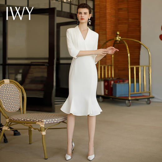 IWY/白色连衣裙女高级感收腰显瘦法式鱼尾裙春夏五分袖医美长裙工作服Q1051 商品图2