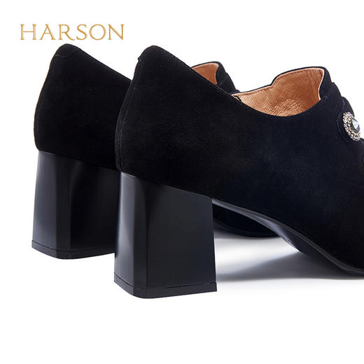 【自营】哈森 复古风粗跟深口单鞋女圆头裸靴 HL227901 商品图2