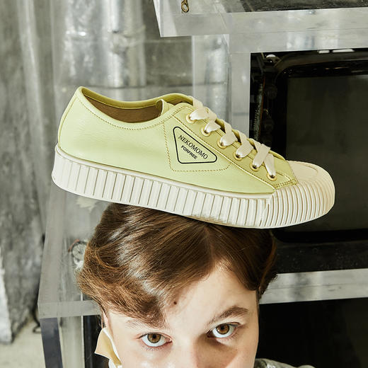 nekomomo2023年春季新款贝壳头头层牛皮橡胶底超轻小白鞋女板鞋女M20AM10451 商品图3