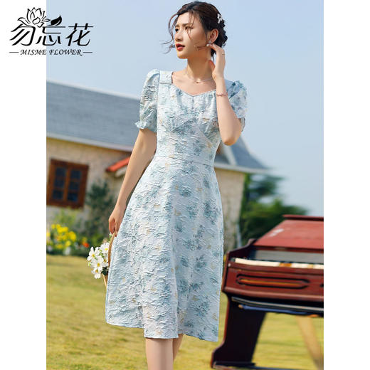 勿忘花碎花方领连衣裙女夏2024年夏季新款法式收腰减龄泡泡袖裙子 商品图0