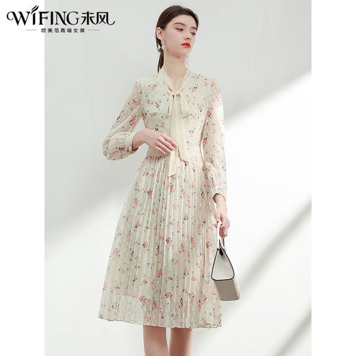 未风杏色雪纺碎花连衣裙女初春2024春季新款气质淑女减龄长袖裙子 商品图2