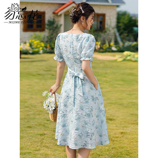 勿忘花碎花方领连衣裙女夏2024年夏季新款法式收腰减龄泡泡袖裙子 商品图2