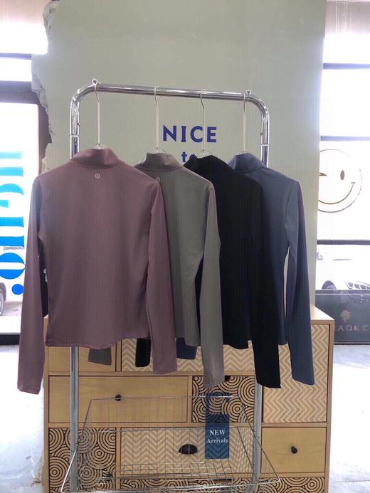 点此购买 lulu露露女士修身运动拉链外套上衣 LL283851 商品图1