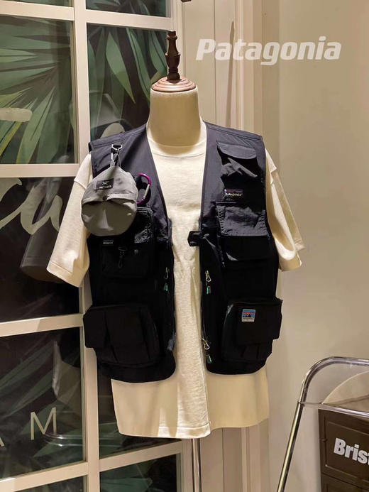 PATAGONIA巴塔哥尼亚M's P-6 logo Fishing  Multifunctional Tactical Vest 23ss 户外休闲多口袋工装功能战术背心拉链马甲 39008 商品图10