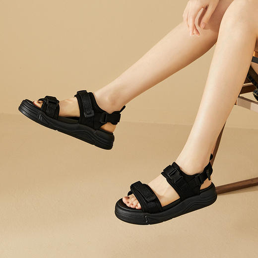 西遇厚底凉鞋女新款夏季外穿魔术贴增高休闲运动凉鞋沙滩鞋V1546577 商品图3