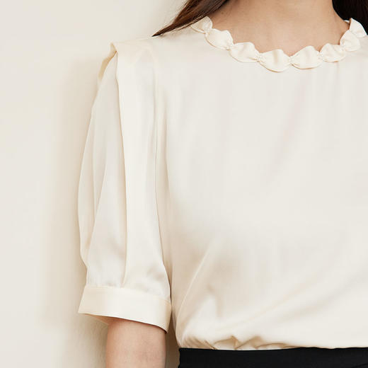 玳莎设计感领真丝小衫女2024夏季新款优雅小众圆领五分内褶袖上衣  EB31102 商品图2