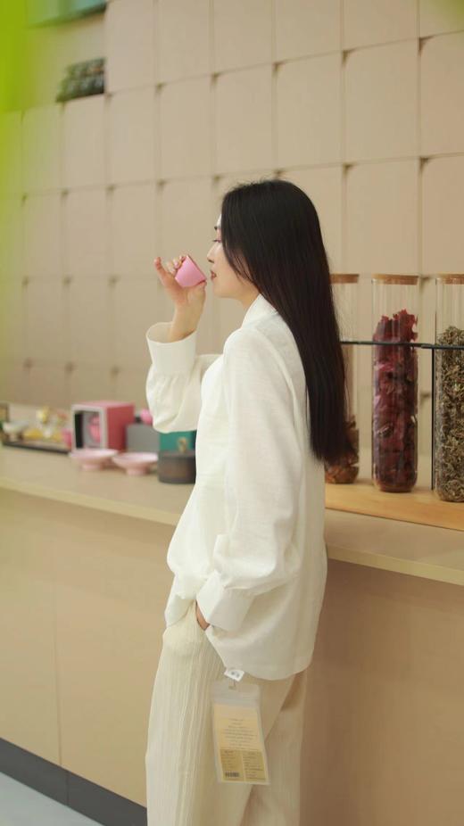 【抖音专属】【和光同尘】V领小衫（24708269山矾） 商品图2