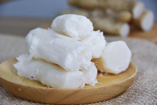 高山山药，全球第一只大熊猫发现地
全县约86%的面积在大熊猫国家公园范畴内，同时还是神药之乡，动植物王国，在海拔2000米的高山上，紧邻森林，土壤肥沃，有机质丰富，给山药的生长提供优越的环境！ 商品图2