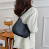 【包包感女 复古颜色腋下包简约潮】偏带锁质感 大容量单肩包 商品缩略图1