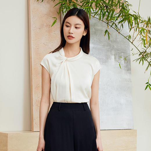 玳莎设计感扭结领真丝小衫女2024夏季新款轻薄透气桑蚕丝小众上衣  EB31103 商品图0