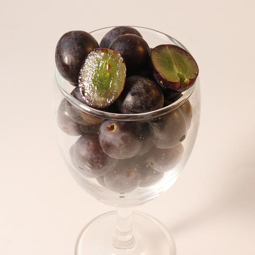 智利进口玫瑰香无籽黑提2斤装 商品图1