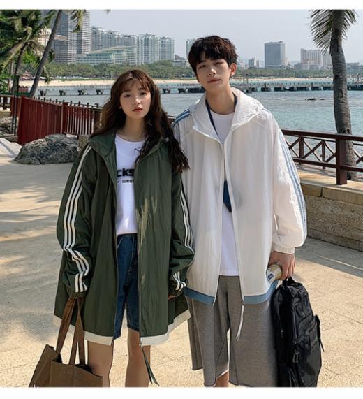 🔺【卡帝乐鳄鱼男女同款抽绳兜帽宽松防晒服7706】🌿 ✨1、随性又实用，🍂40D尼龙微皱面料，防泼水，轻盈透气 ✨2、简约拉链连帽开襟设计，👏侧面插手袋美观实用，🎉 商品图1