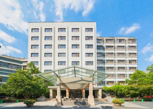 ★周末不加价★ ¥499起/2间夜！【杭州西湖艺联君亭酒店】豪华房+双早，地理位置优越，毗邻灵隐、西溪，闹中取静！另有含中式套餐/家庭房套餐~有效期至2025年12月31日 商品图0