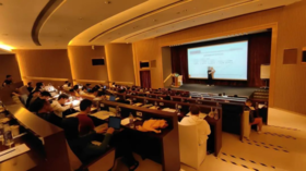  夏季常备的防晒衣，轻薄透气，防晒不闷汗 