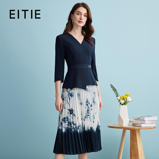 EITIE爱特爱新中式青花百褶收腰假两件V领气质连衣裙春季新款 商品图0