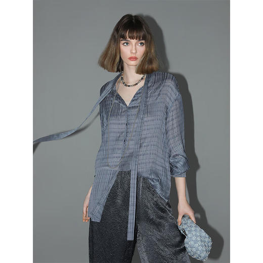 COCOBELLA重工提花亮丝微透视飘带领衬衫优雅通勤衬衣SR3009 商品图2