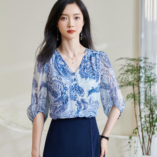 青瓷真丝衬衫 5A桑蚕丝双绉面料 柔润透气  上身若无物 米思阳2026春季新款设计感独特衬衫印花上衣女0803 商品图3