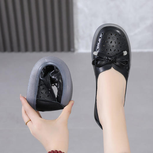 TZF-浅口舒适透气洞洞真皮圆头平底镂空单鞋 商品图3