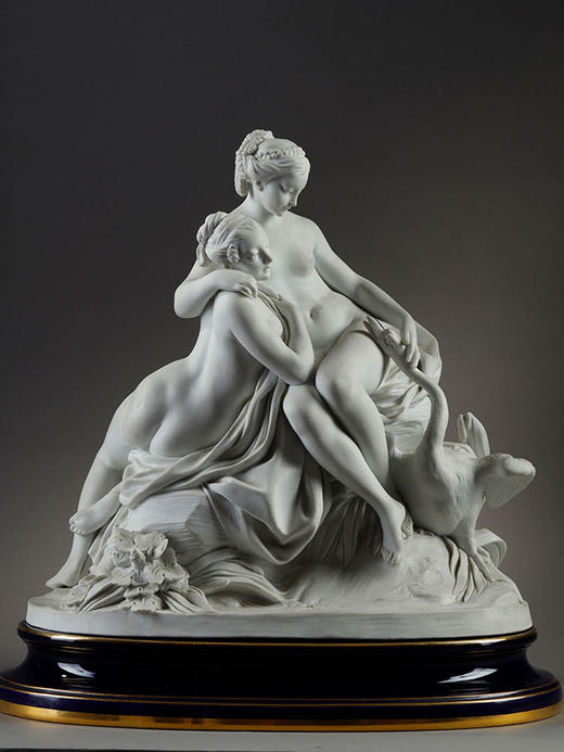 独角鹿西洋古董1986年代法国御窑塞弗尔设计出品素胎瓷群像雕塑《丽达与天鹅》 商品图0