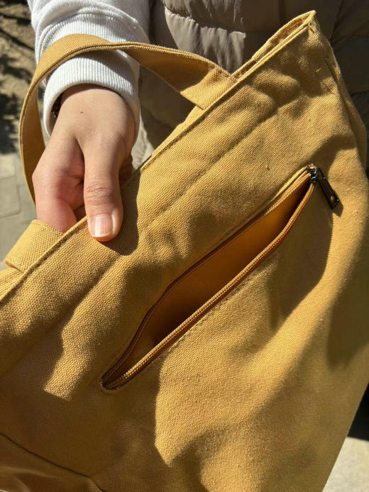 【毛姆诞辰150周年纪念】毛姆签名刺绣托特包  （预计 2024.10月底发货） 商品图7