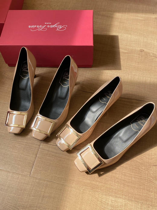 原单RV经典方扣高跟鞋 商品图3