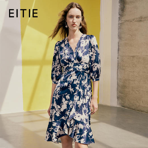 EITIE爱特爱夏季新款V领印花时尚气质连衣裙7407123 商品图0
