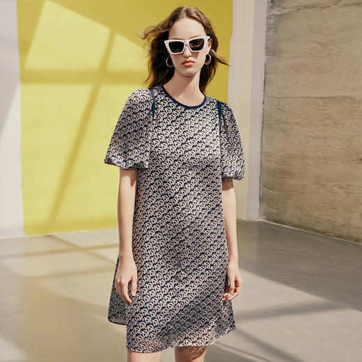 EITIE爱特爱夏季新款时尚休闲通勤印花连衣裙7407134 商品图3