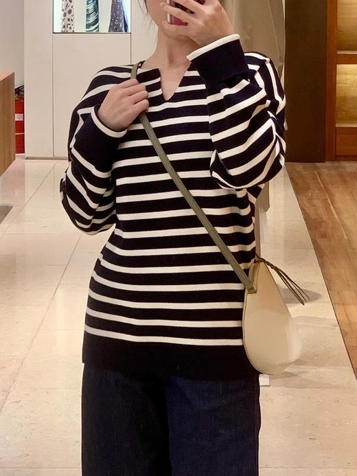 半精纺棉羊绒针织衫 条纹设计明快有活力 棉纱与山羊绒混纺 半精纺工艺条干均匀 恰当松量 领型独特 商品图6