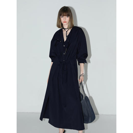 【秒杀】COCOBELLA重工绗线金属扣开叉连衣裙女通勤飘带衬衫裙FR3039 商品图3