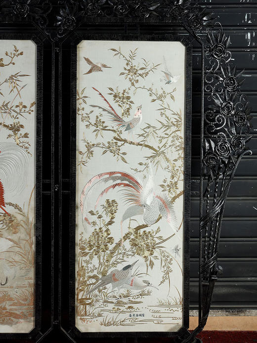 独角鹿西洋古董19世纪中国出品传统「五伦图」主题白缎地粤绣屏风 商品图1