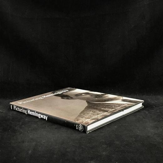 海明威画传 约百幅插图 精装16开 商品图1