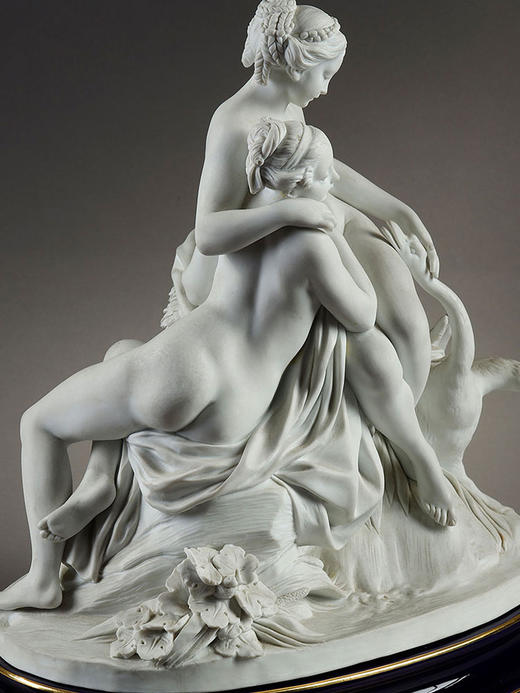 独角鹿西洋古董1986年代法国御窑塞弗尔设计出品素胎瓷群像雕塑《丽达与天鹅》 商品图1