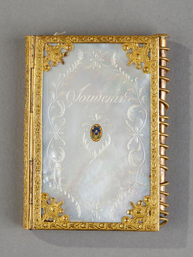 独角鹿西洋古董1815-1830年代法国出品花卉卷叶造型铜鎏金精雕嵌珐琅修饰卷叶浮雕母贝封面记事本