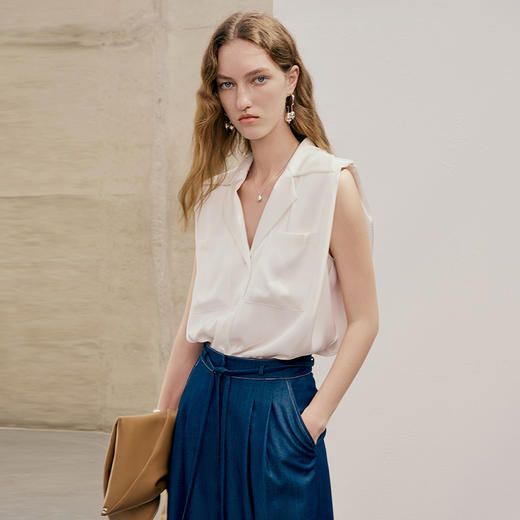 EITIE爱特爱夏季新款通勤气质显瘦百搭无袖衬衣7409114 商品图3