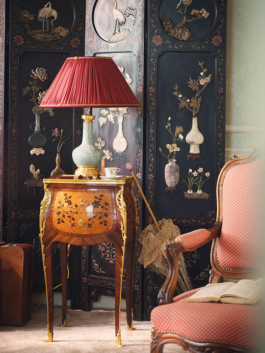 独角鹿西洋古董1900年代法国出品路易十五风格铜鎏金装饰细木镶嵌对桌 商品图0