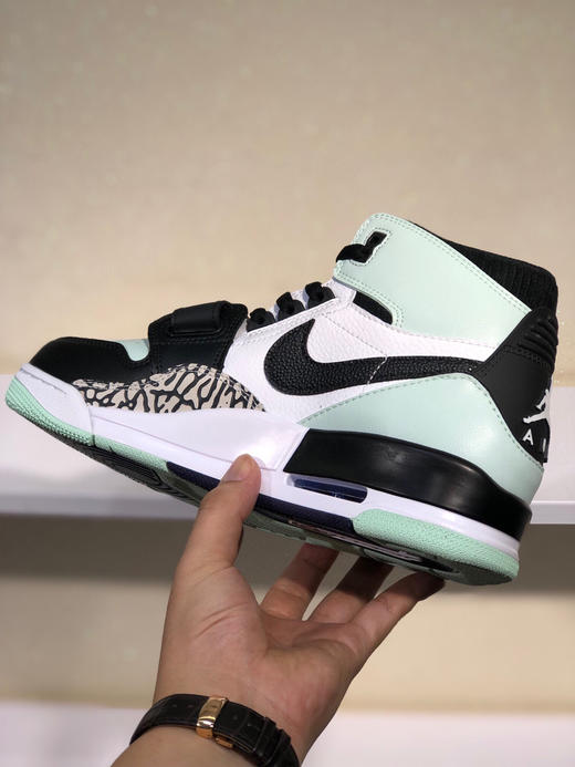 夏日特惠💰420 Air Jordan Legacy 312 头层皮打造市面高工艺有着交错结合的设计 商品图2