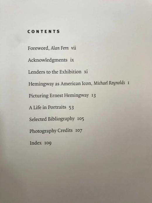 海明威画传 约百幅插图 精装16开 商品图5