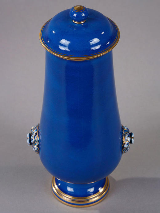 独角鹿西洋古董1883年代法国御窑塞弗尔出品莲花浮雕装饰蓝釉带盖赏瓶 商品图1