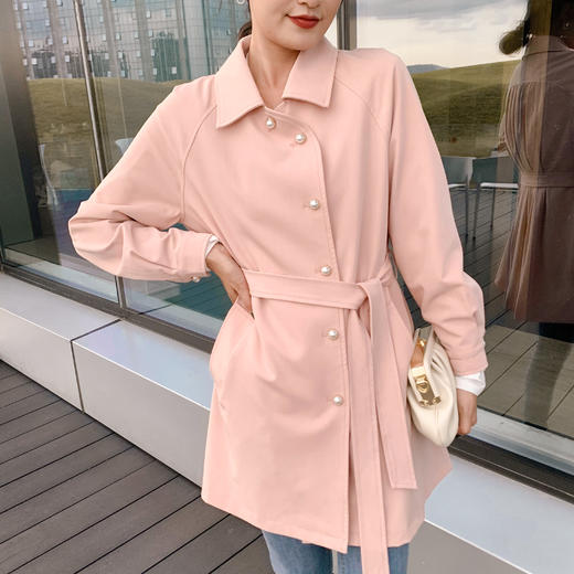 欧芮儿春夏新款长袖系带收腰风衣女中长款显瘦珍珠扣外套 商品图4