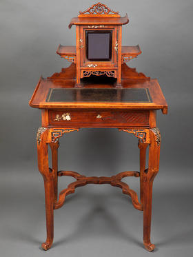 独角鹿西洋古董19世纪法国出品东方风格祥纹镂雕花蝶装饰写字桌/梳妆台