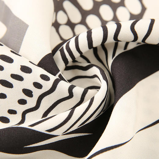 VIMAGE纬漫纪夏季新款高腰显瘦修身气质印花半身裙V2106739 商品图3