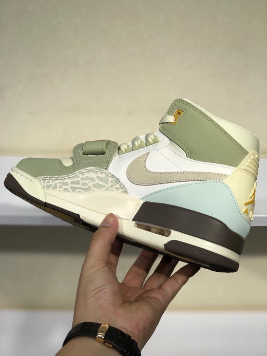 夏日特惠💰420 Air Jordan Legacy 312 头层皮打造市面高工艺有着交错结合的设计 商品图2