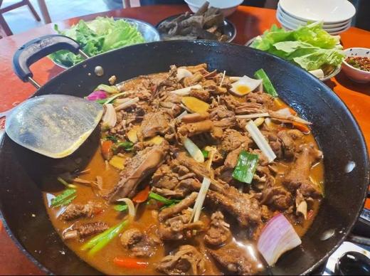 【印象兴义】CU武松醉鹅 |148元抢特色醉鹅半只2~4人餐，原价233；178元抢武松醉鹅半只4~6人餐，原价393；298元抢一只鹅套餐，原价380 商品图0