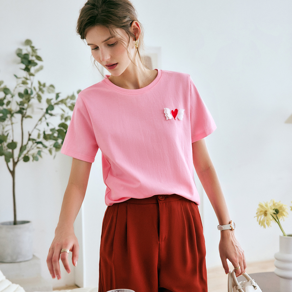 OLrain法式高级穿搭粉色t恤女夏季2022新款宽松薄款显瘦短袖上衣