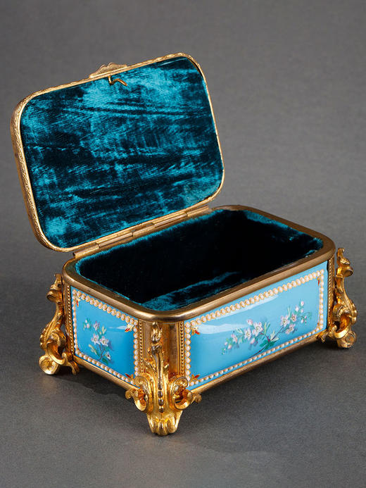 独角鹿西洋古董19世纪末法国出品铜鎏金精雕镶嵌珐琅彩绘瓷制花卉主题珍宝盒 商品图1