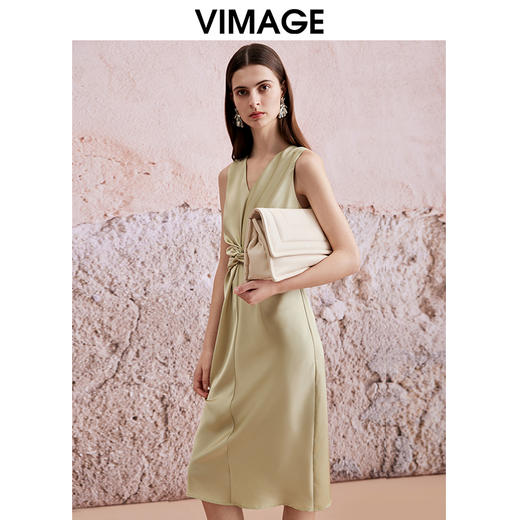 VIMAGE纬漫纪夏季新款V领时尚收腰显瘦无袖连衣裙V2107722 商品图3